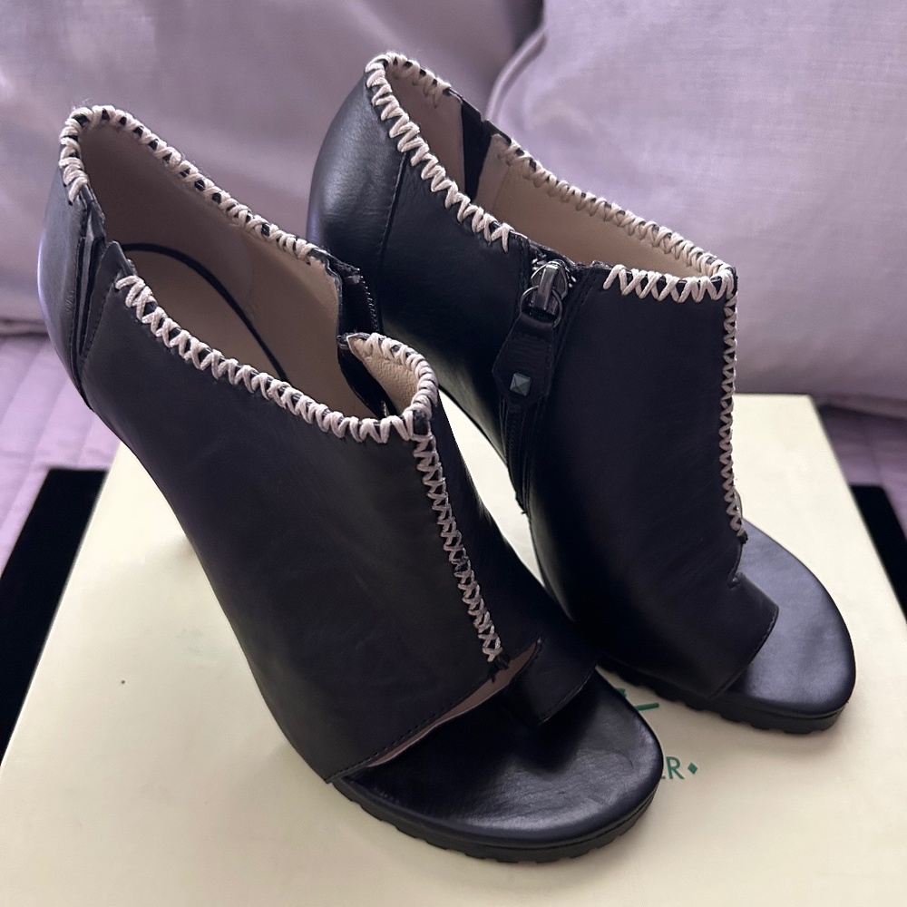 Lisa for Donald J Pliner